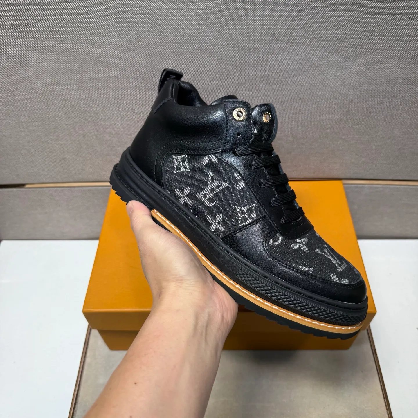 Men's men's shoes 💰pp420 [LV～] Men's casual shoes 2025z cabinet sales simultaneously 🔶Size: 38-44#️⃣ 🔷2 colors🔜The upper is made of multi-material splicing➕Genuine leather lining, comfortable and breathable, sole: original comfortable and wear-resistant outsole, ⚠️Real shot📱Photographed🎬The real thing is better📢📢📢